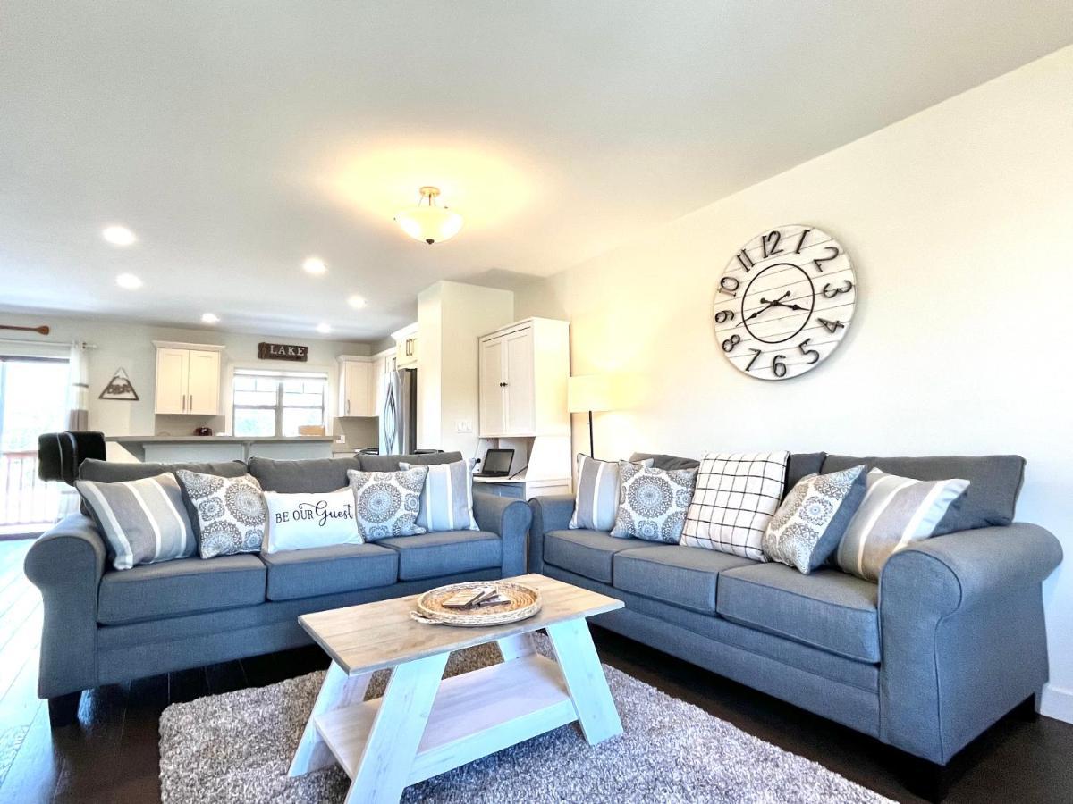 Perfect Base Invermere 3Bd Townhouse Mt Views With Garage Exterior photo